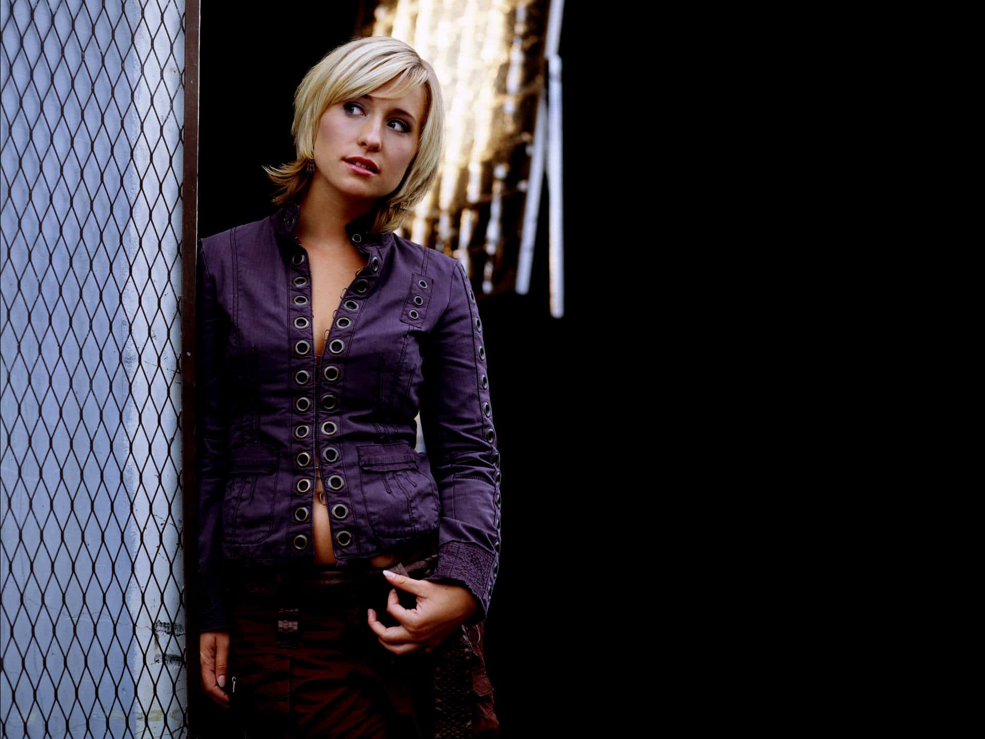 Allison Mack 28