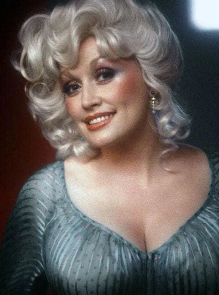 Dolly Parton Dress and Cleavage Boobs Picture 2.webp