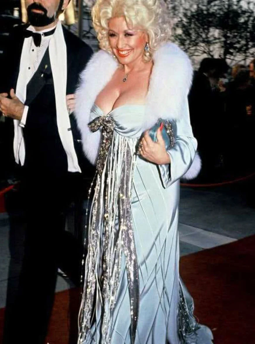 Dolly Parton Dress and Cleavage Boobs Picture 28.webp