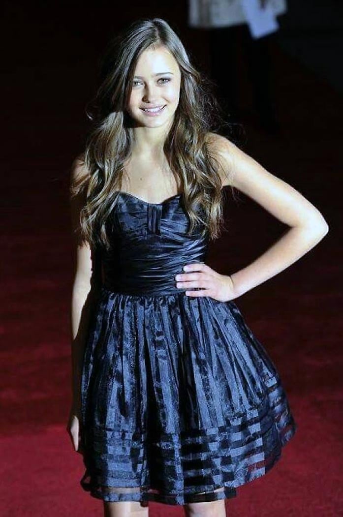 Ella Purnell Dress Wardrobe photos 8