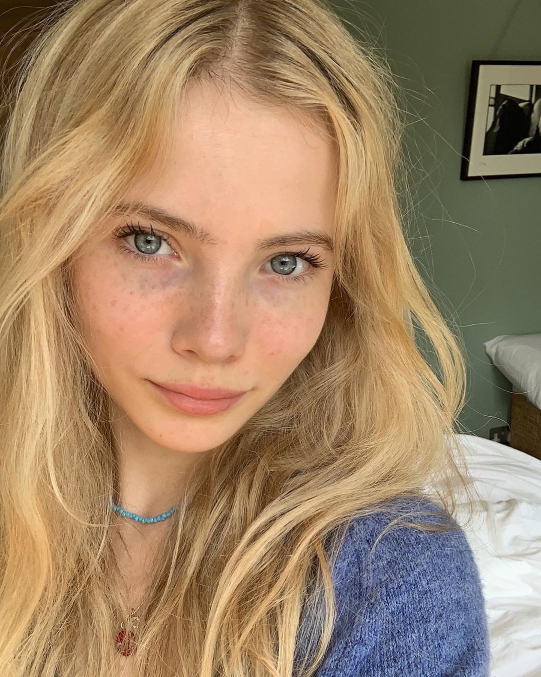 Freya Allan 33