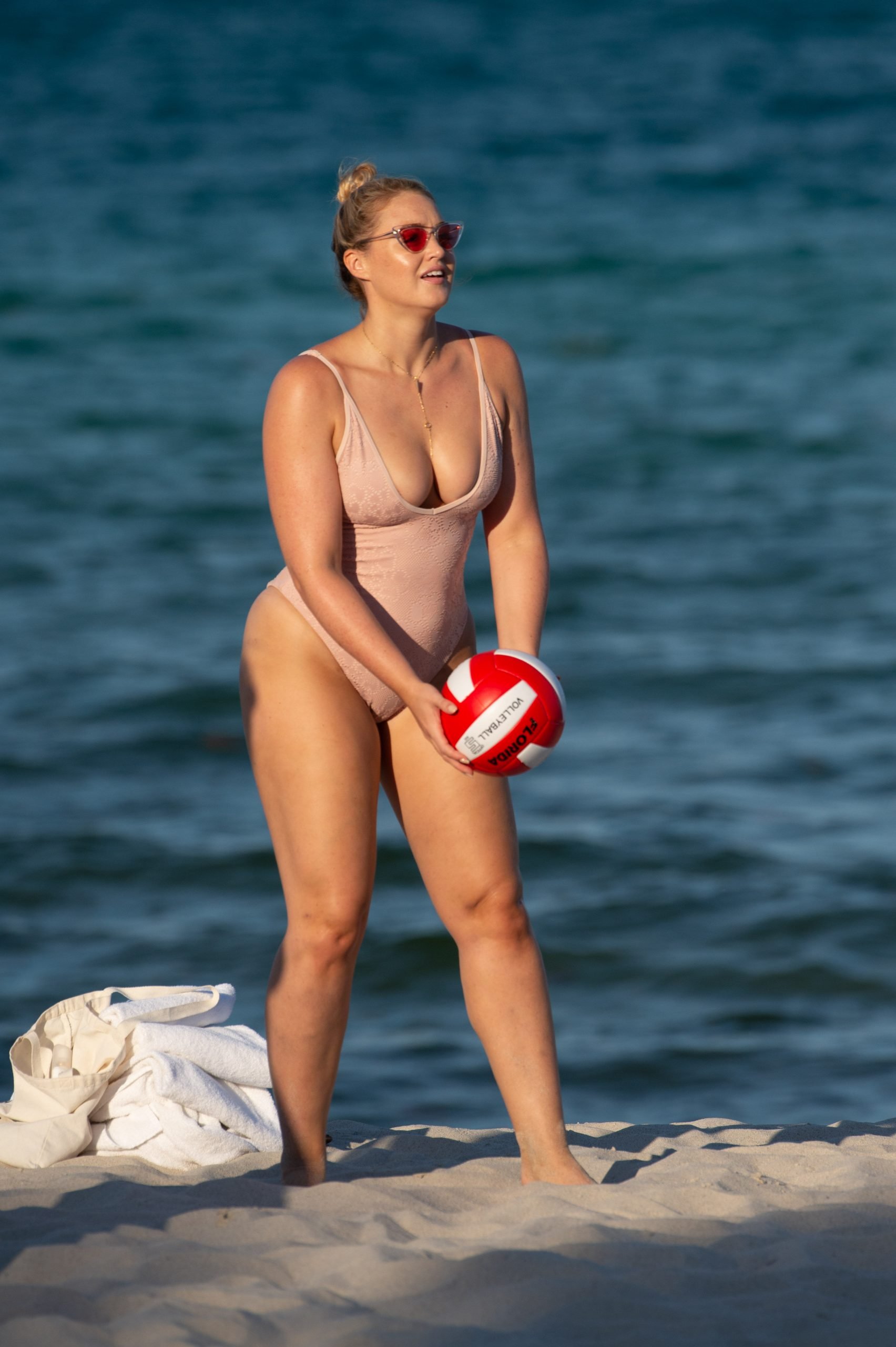 Iskra Lawrence 43