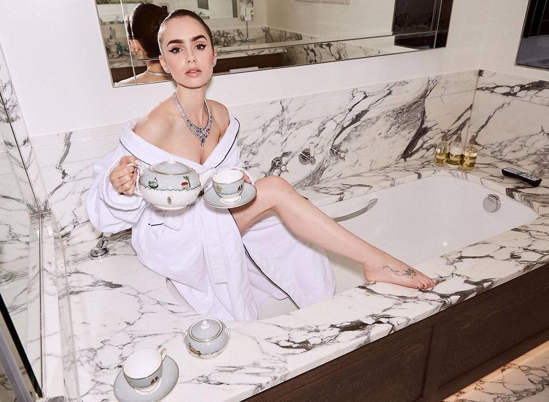 Lily Collins sexy photos 29