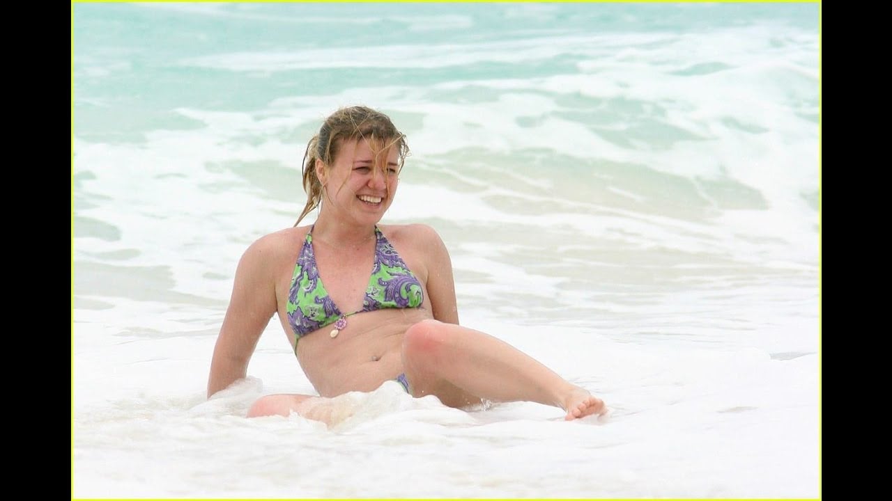 Kelly Clarkson 36