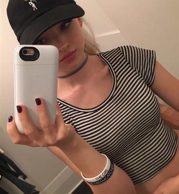 Dove Cameron 3