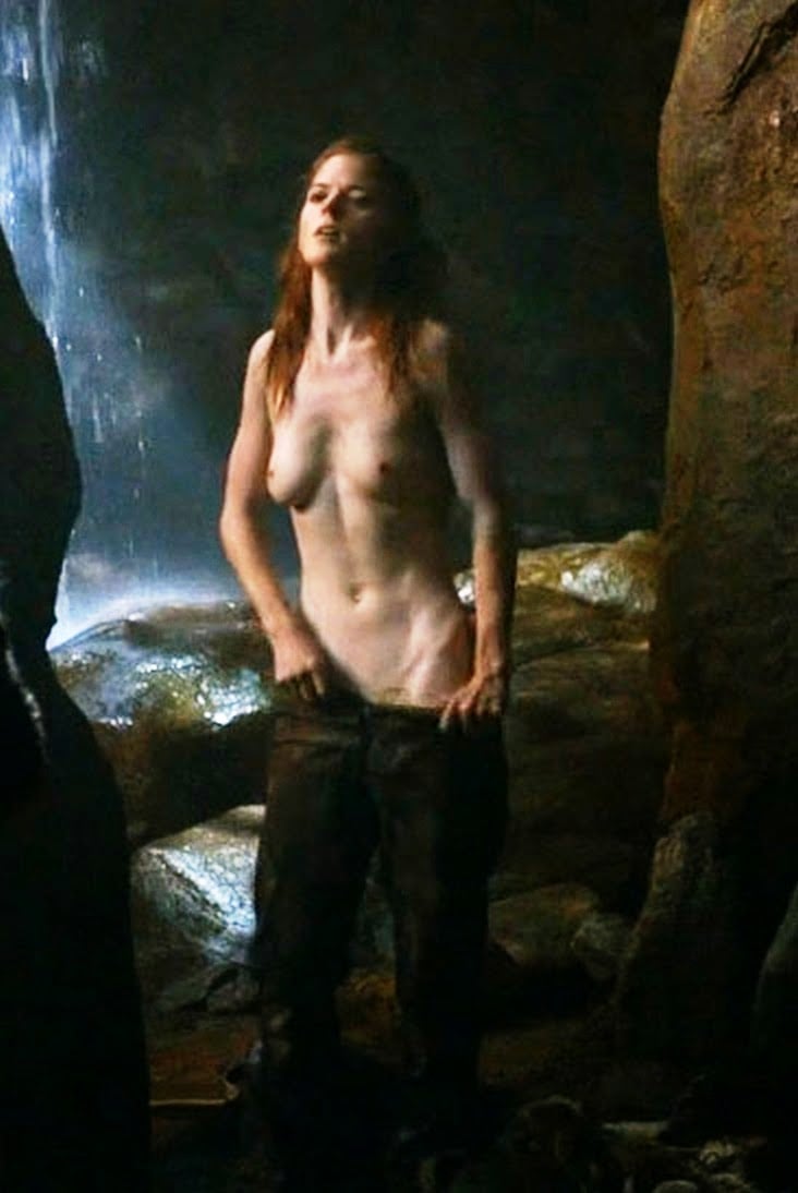 Rose Leslie 9